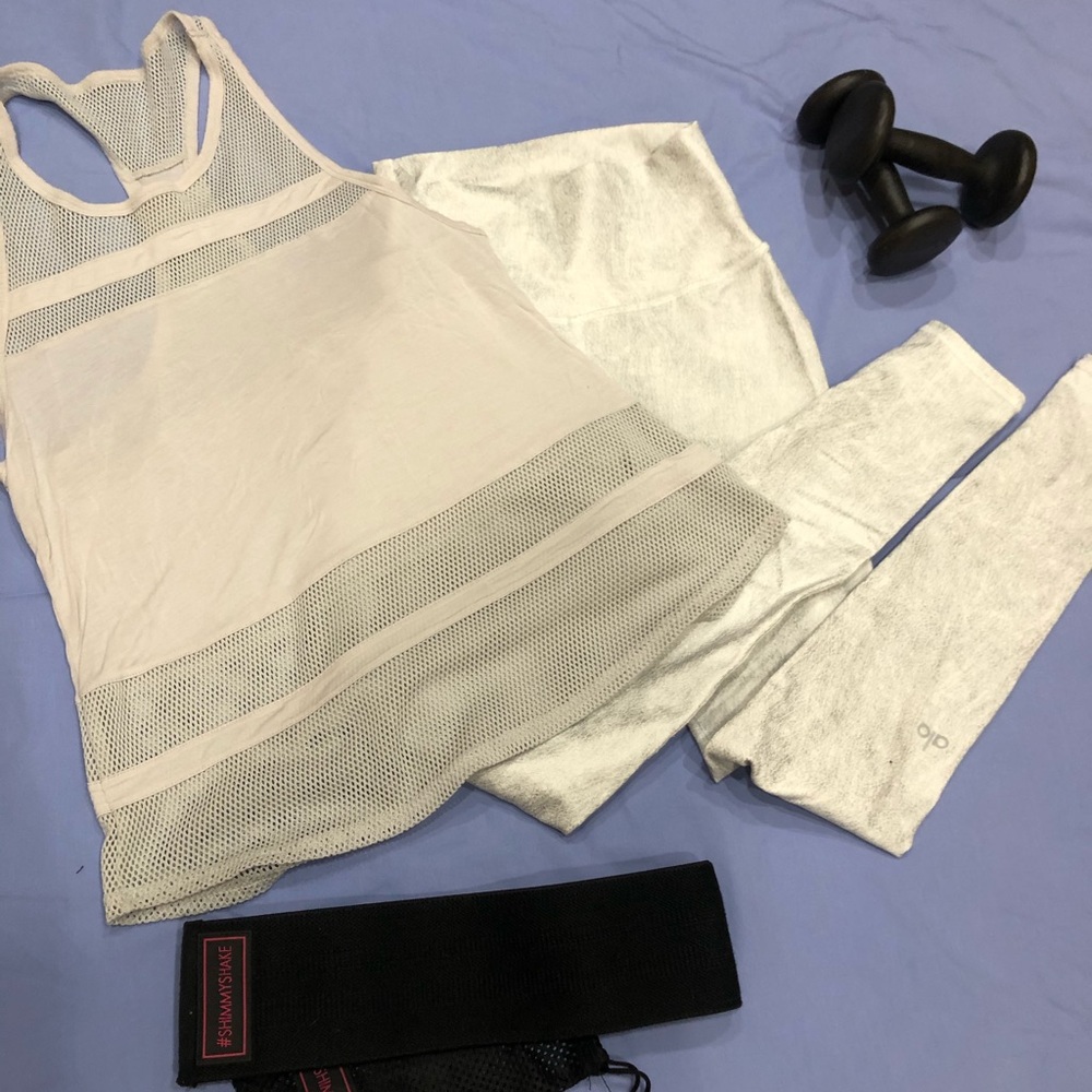 Alo yoga pants and Alo top.  XS